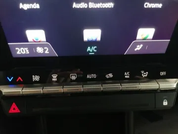Car image 29