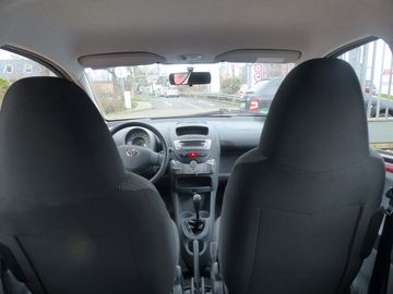 Car image 12