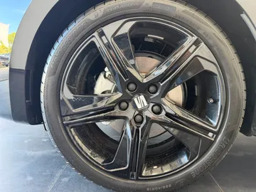 Car image 29