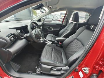 Car image 10