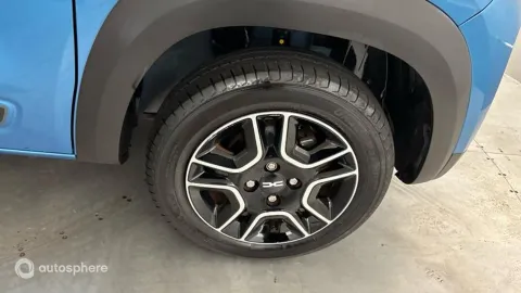 Car image 20