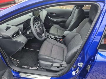 Car image 10