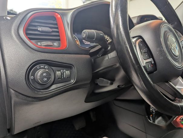 Jeep Renegade 125 kW image number 15