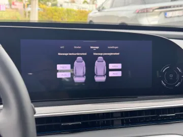 Car image 32