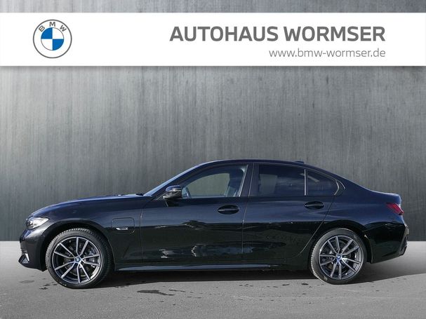 BMW 330 e Advantage 215 kW image number 4