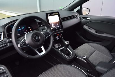 Car image 10