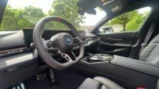 BMW i5 M60 xDrive 442 kW image number 7