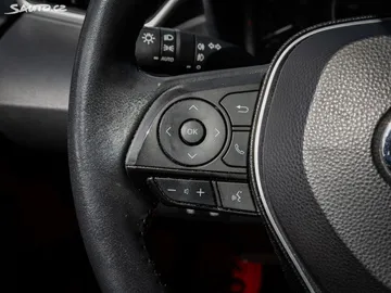 Car image 30