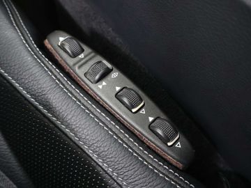 Car image 33