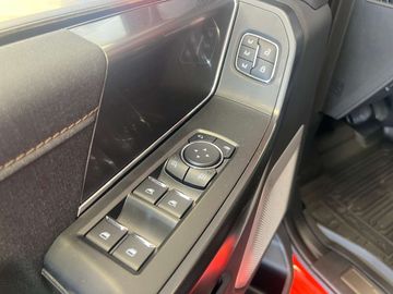 Car image 30