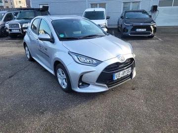 Car image 2
