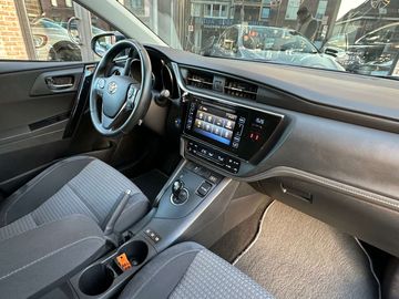 Car image 18