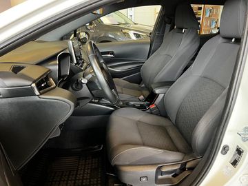 Car image 10