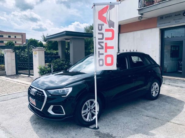 Audi Q3 35 TDI S tronic Business 110 kW image number 3