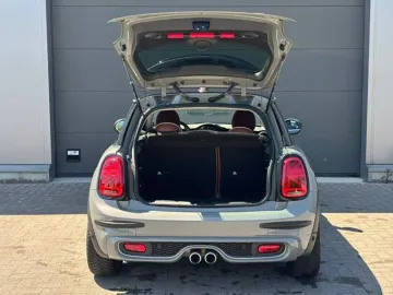 Car image 22