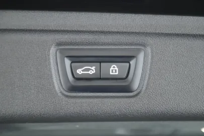 Car image 35