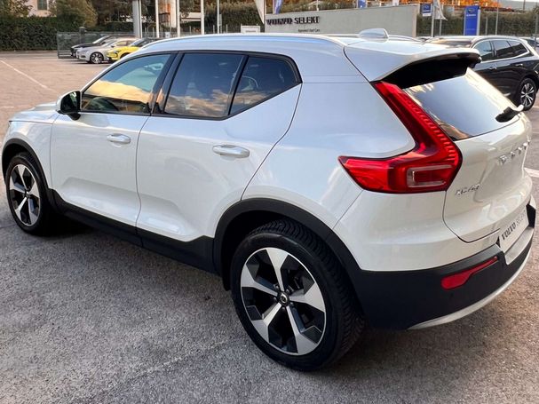 Volvo XC40 B3 Core 120 kW image number 5