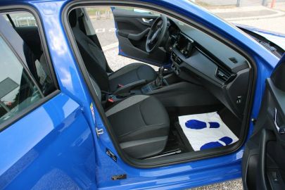 Car image 27