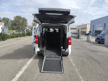 Car image 28