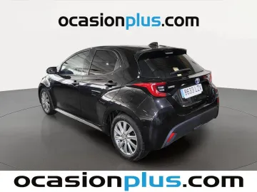 Car image 4