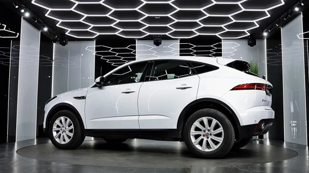 Jaguar E-Pace AWD 147 kW image number 3