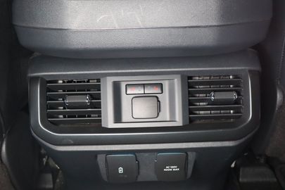 Car image 29