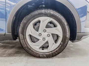 Car image 27