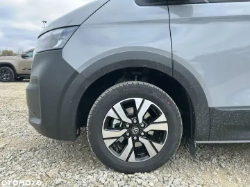 Car image 35
