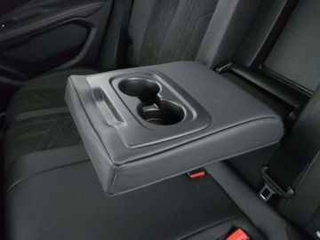 Car image 33