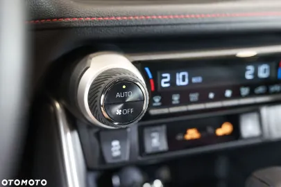 Car image 40
