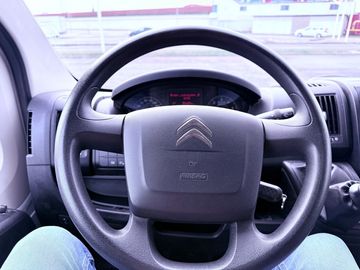 Car image 28