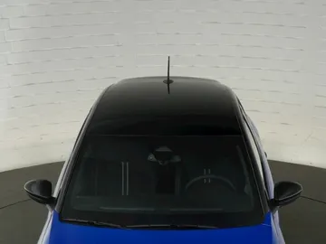 Car image 33
