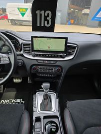 Car image 32