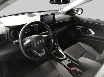 Car image 13