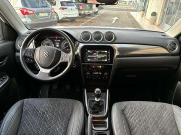 Car image 14