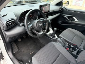 Car image 13