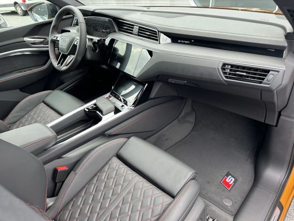 Audi e-tron quattro 370 kW image number 28