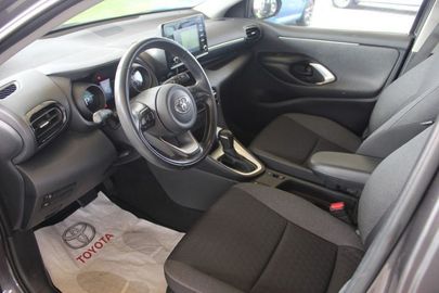 Car image 12