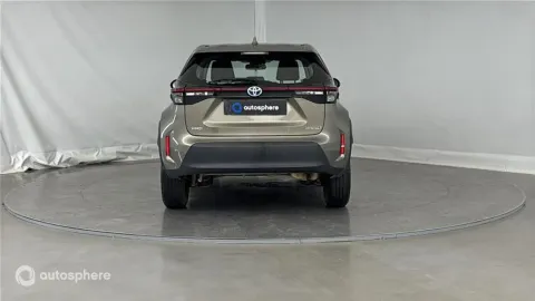 Car image 5
