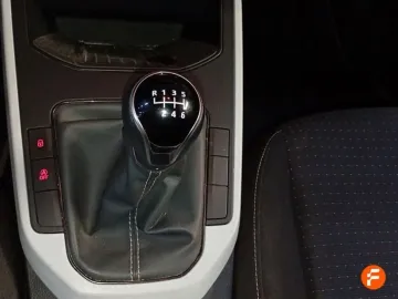 Car image 28