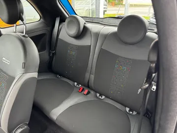 Car image 17