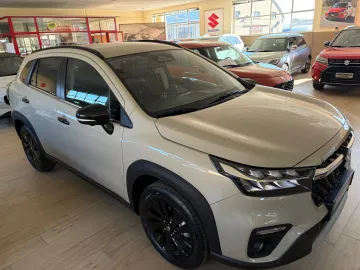 Car image 3