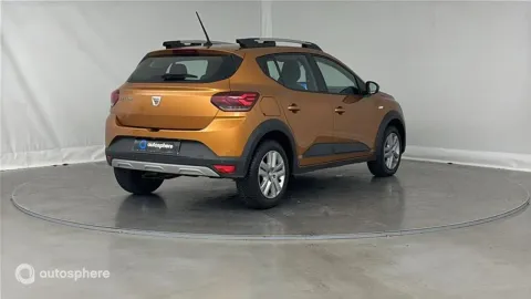 Car image 5