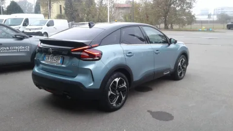 Car image 4