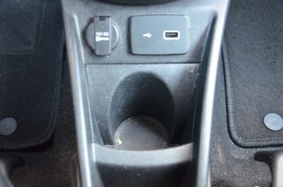 Car image 30