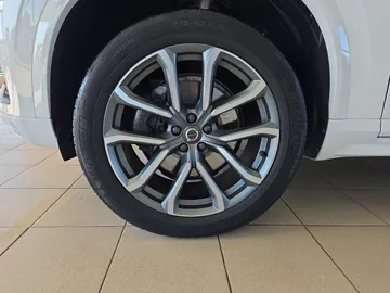 Car image 37