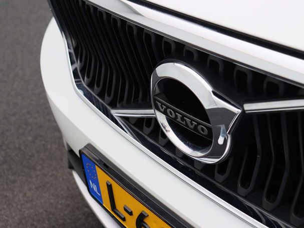 Volvo XC40 T2 Momentum 95 kW image number 35