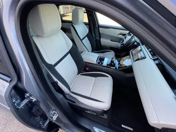 Car image 40