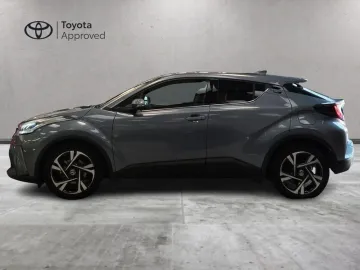 Car image 3