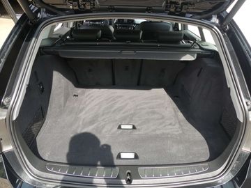 Car image 36